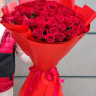 Букет «65 Шикарных роз»