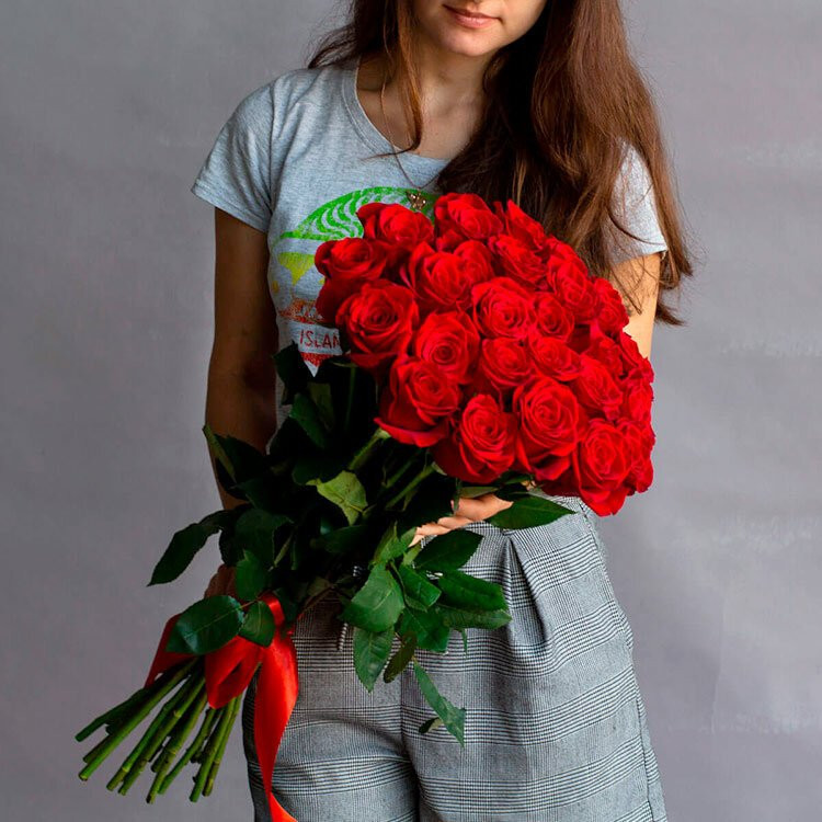 60 см розы фото в руках